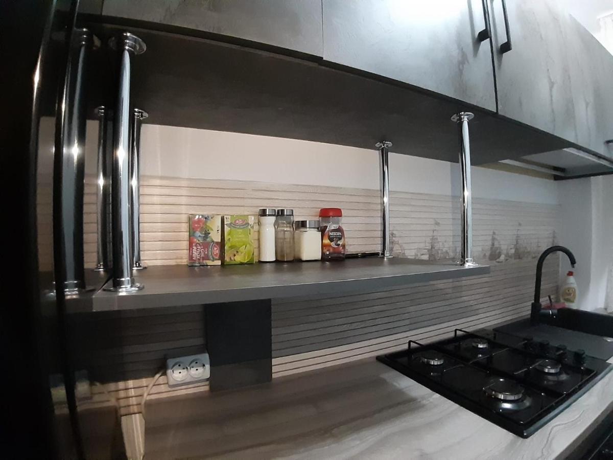 Apartament confortabil în Târgu Jiu Exterior foto